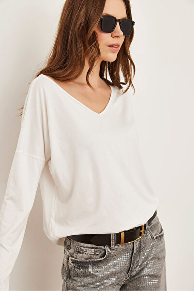 Olalook Women's Ecru Silver Stitching Detailed V-Neck Viscose Blouse Blz- 19002747