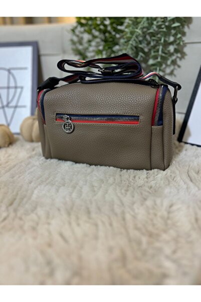 MODANTA Sports and Dynamic Adjustable Strap Women's Bag