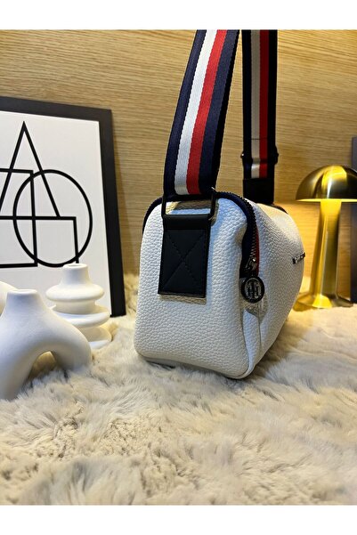 MODANTA Sports and Dynamic Adjustable Strap Women's Bag