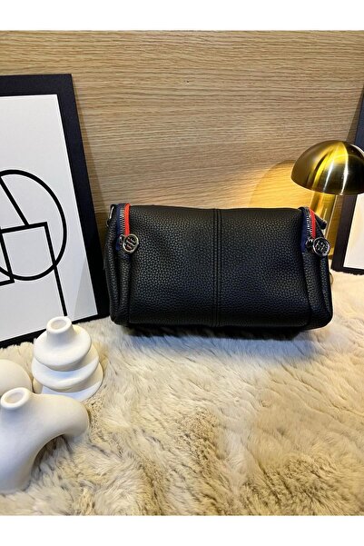 MODANTA Sports and Dynamic Adjustable Strap Women's Bag