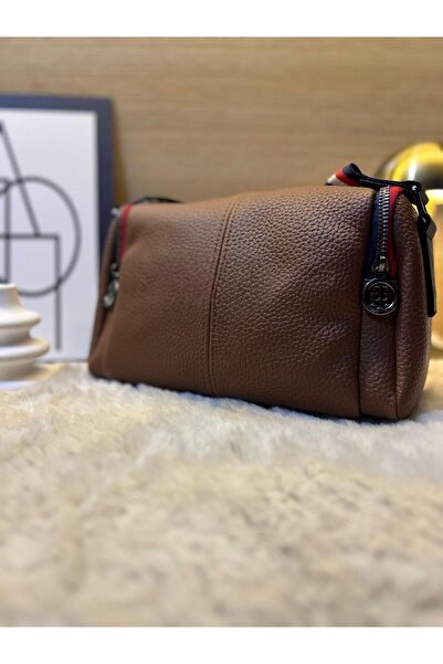 MODANTA Sports and Dynamic Adjustable Strap Women's Bag