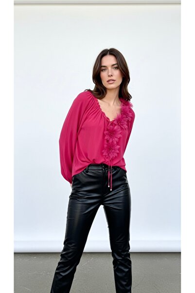 Rose House Özel Tasarım Pembe Gülleriyle Önden Bağcıklı Dökümlü Bluz