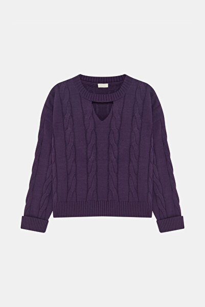 W Collection Tricot with Plum Collar Detail
