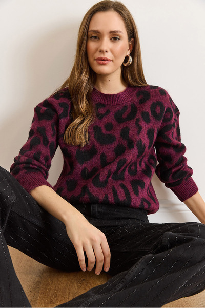 Olalook Women's Plum Crew Neck Leopard Fleece-Lined Knitwear Sweater Kzk-19001077