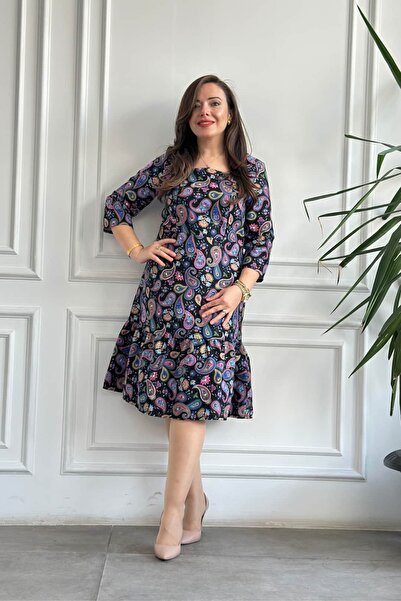 Yağmur Butik Etek Ucu Fırfırlı Kare Yaka Pazen Elbise