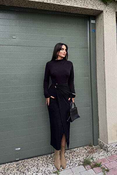 MARTYZ فستان طويل بياقة دائرية وتفاصيل مميزة عند الخصر