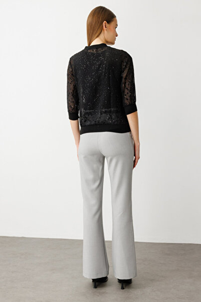 ON Minimalist 3/4 Sleeve Zippered Crop Cardigan - Stylish and Comfortable