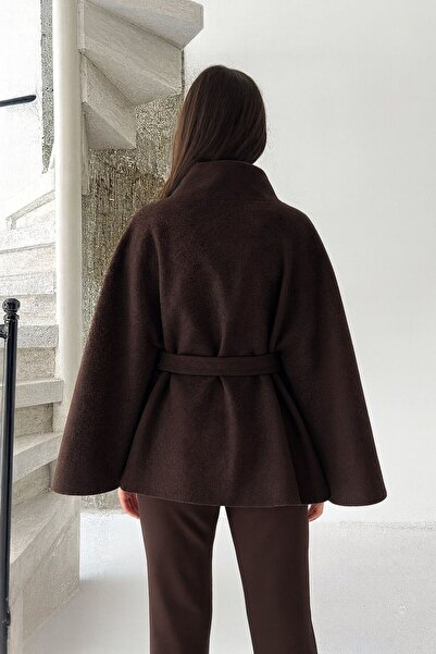 BEGBOR LİNGERİE Women's Brown Belted Cashmere Poncho – Stylish Winter Outerwear and Trend Oversized Model