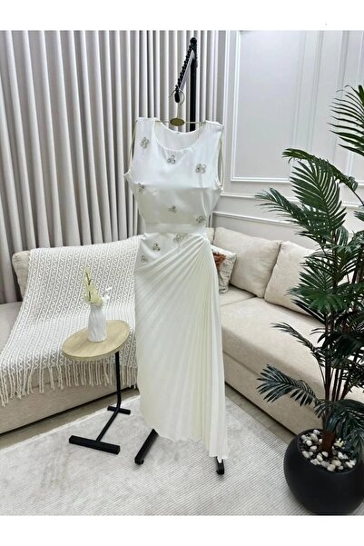 Haifa Fashion Crystal-embellished evening dress