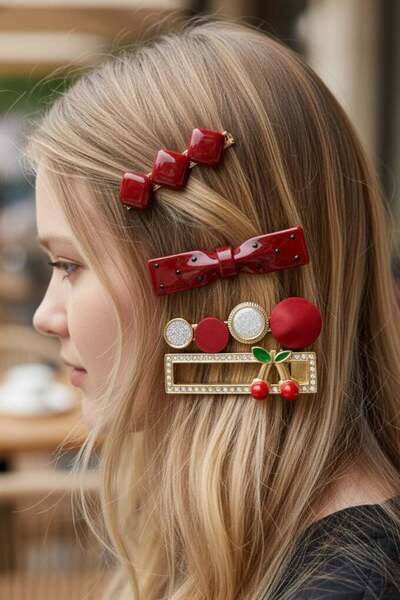 TAKIŞTIR مجموعة من 4 مشابك جانبية ذهبية وحمراء اللون بأشكال مختلطة