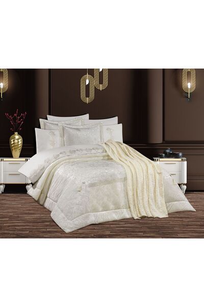 GOLDROOM Hoem Imperial 10-Piece Embroidered Bedding Set with Blanket Velvet Dowery Set