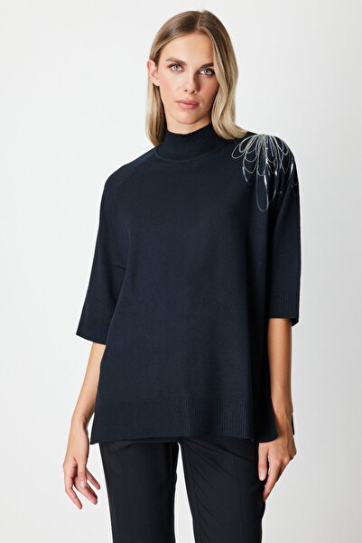 Onteks 65381 Sweater Half Sleeve One Shoulder with Chain