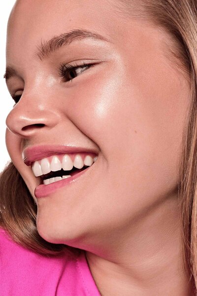 Essence Baby Got Glow Stick Aydınlatıcı 10