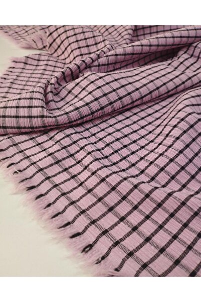 Kumaş Parça Jerseu îmbrăcat în culori roz și negru. Lățime: 160 cm