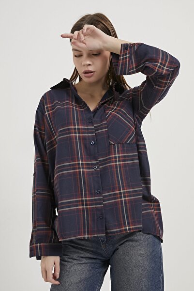 Arma Life Armalife 0417-1 Oversized Women's Shirt with Plaid Detail