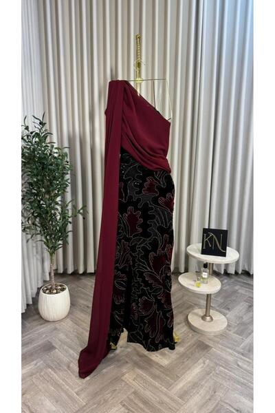 NALA FASHION ✨ The royal evening dress – elegance that speaks for itself