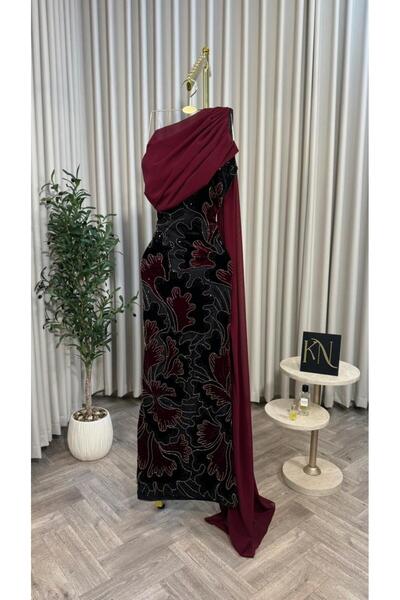 NALA FASHION ✨ The royal evening dress – elegance that speaks for itself