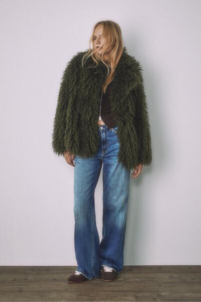 Stradivarius Orta boy dağınık suni kürk kaban