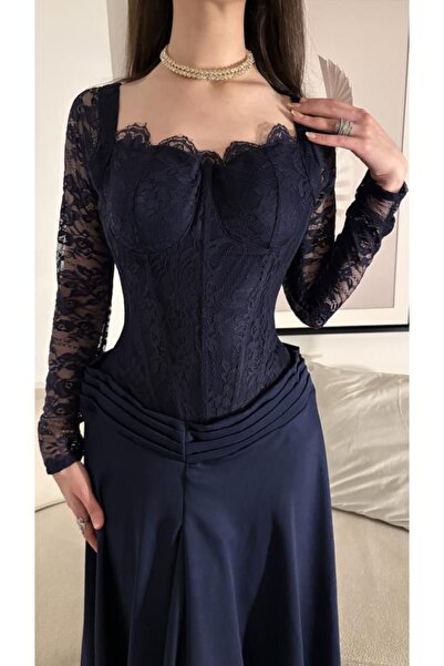 Genrics Barbie long evening dress with lace