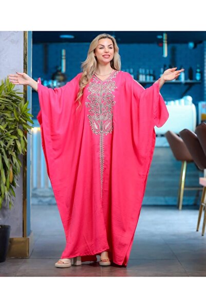 outline A reception jalabiya made of luxurious Egyptian cotton