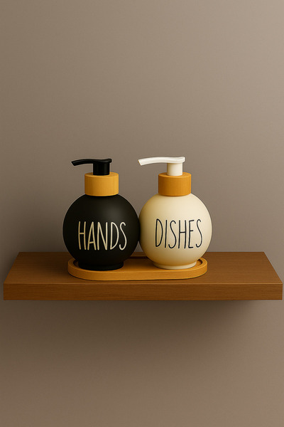 Golden Era طقم موزع صابون سائل زجاجي مع حامل من الخيزران - موزع مزدوج سعة 500 مل مع عبارة 'لليدين والأطباق'