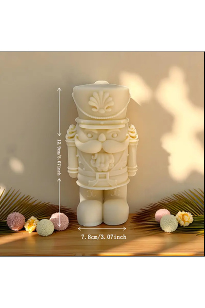 Bir Adet Noel Fındık Kıran Mum
