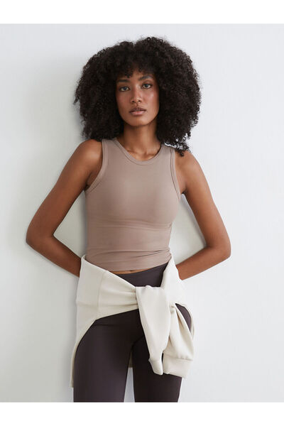 LC Waikiki Esvab Giyim'den Şık Tercihler | Bisiklet Yaka Kadın Sporcu Atleti