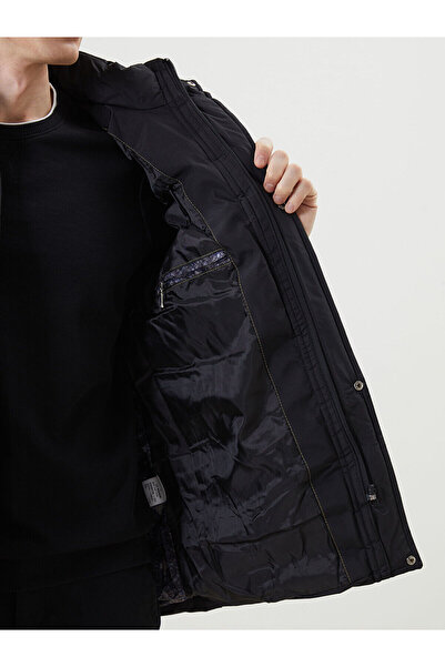 LC Waikiki Black Standard Fit Hooded Men's Puffer Jacket