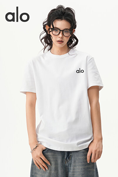 Alo street graffiti printed white short-sleeved T-shirt.