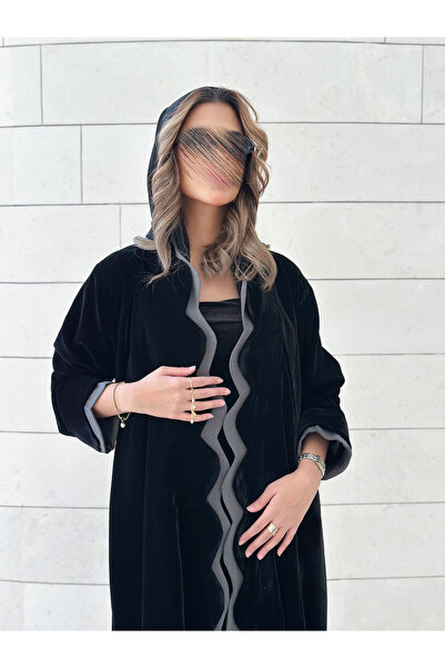 AYA عباية مخملية سوداء مع لون زيتوني فاتح