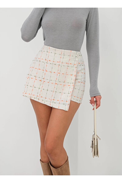 Zerenyus Two Button Crow's Feet Pattern Ch Fabric Shorts Skirt White Orange