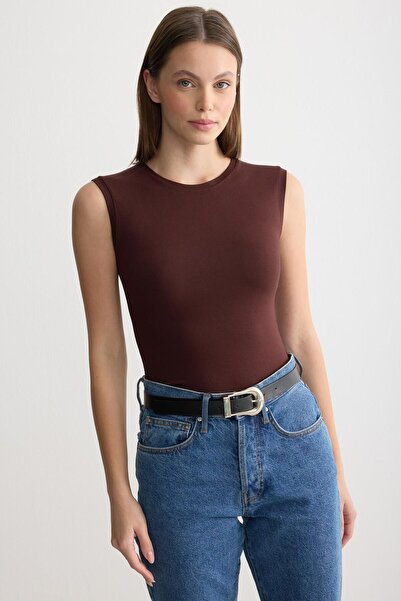 ipekton studio Crew Neck Zero Sleeve Combed Cotton Bodysuit Bitter Brown
