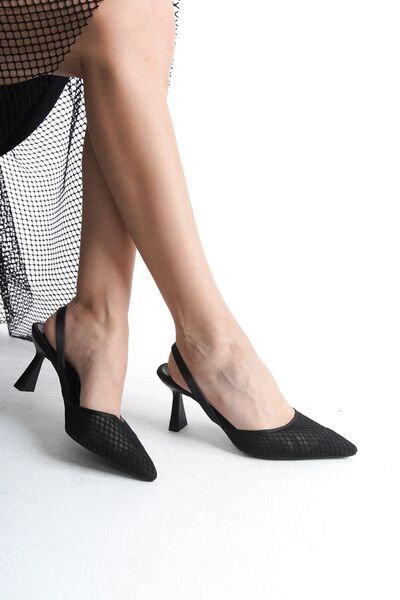 FEMME حذاء نسائي بكعب عالٍ ومقدمة مدببة وتفاصيل شبكية من ميراندا باللون الأسود