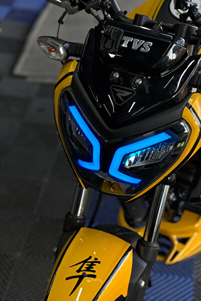 Banxtre TVS Raider 125 için Açık Mavi Far Filmi Sticker Etiket (Sağ ve Sol)