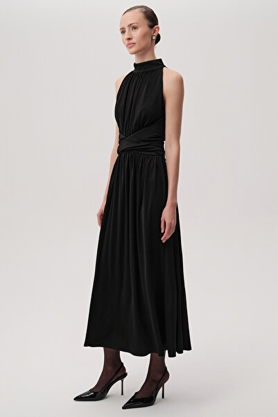 Exquise Pleated Halter Neck Knitted Black Dress