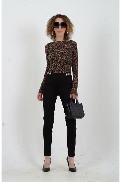 Zelish My Sister يبرز انحناءات الجسم جوارب سوداء مفصلة