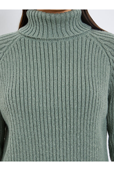 Styli Boxy Regular Length Turtle Neck Sweater