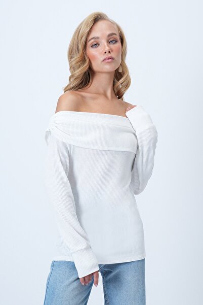 VAGGON Women's White Madonna Collar Shoulder Detail Knitted Blouse Prmx14557