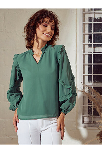 Sassafras By Styli بلوزة نسائية خضراء سادة بتفاصيل كشكشة