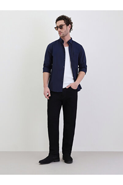 Styli Solid Oxford Regular Fit Spread Collar Shirt