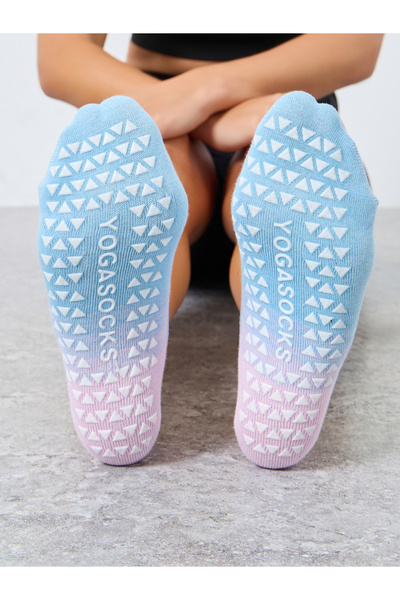 Styli Ombre Cross Over Strap Silicon Pad Base No Show Yoga Socks