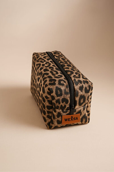 WEXSA Leopard Pattern XL Travel and Makeup Bag Large Internal Volume Airwrap Compatible Easy to Wash Fabric