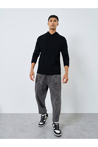 Styli Men Black Solid Knit Hoodie