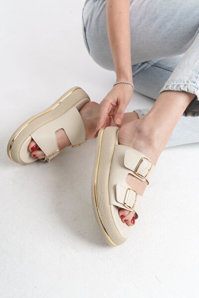 FEMME Γυναικείες παντόφλες με ελαφριά σόλα Leila με διπλή ζώνη με πόρπη