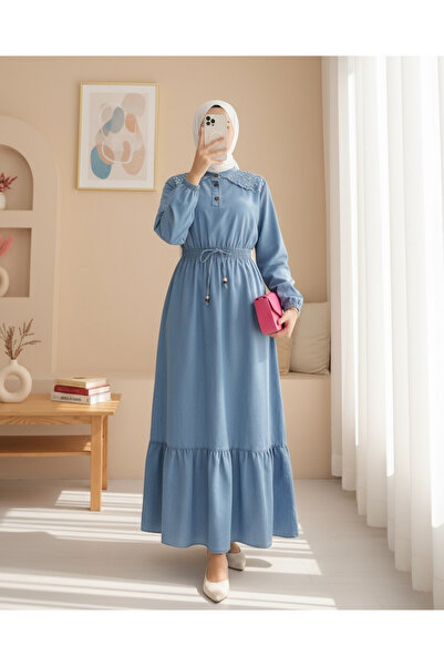 Modamorfo Довга сукня з еластичним поясом і перлами на плечах - Крижано-блакитна