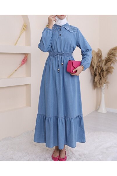 Modamorfo Довга сукня з еластичним поясом і перлами на плечах - Крижано-блакитна