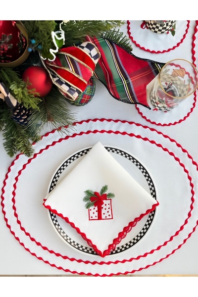 Matis Home Line Holly Jolly Gift Box Set