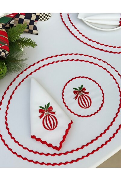 Matis Home Line Holly Jolly Ball Set