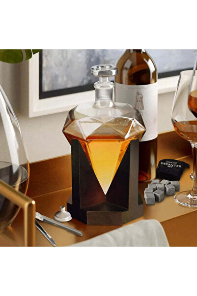 GlassClear Diamond-shaped decanter, set with wooden stand, 850 ml