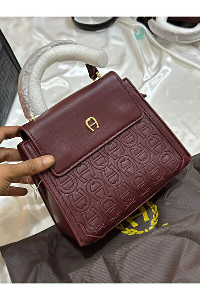 Generic High quality shoulder bag with accessories